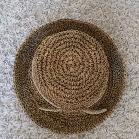 Straw Hat. - Picture 3 of 4